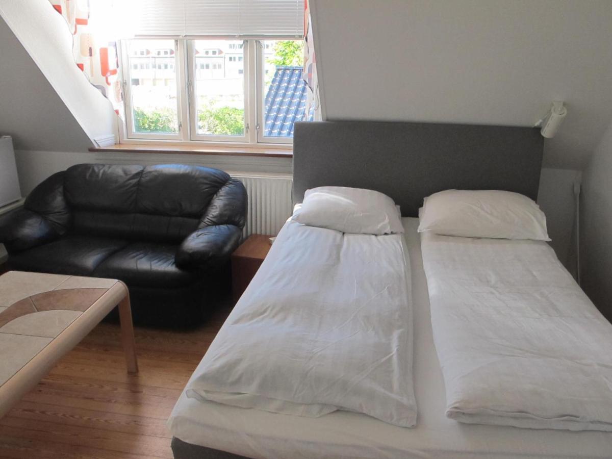 Guesthouse Sharon ออร์ฮูช ภายนอก รูปภาพ