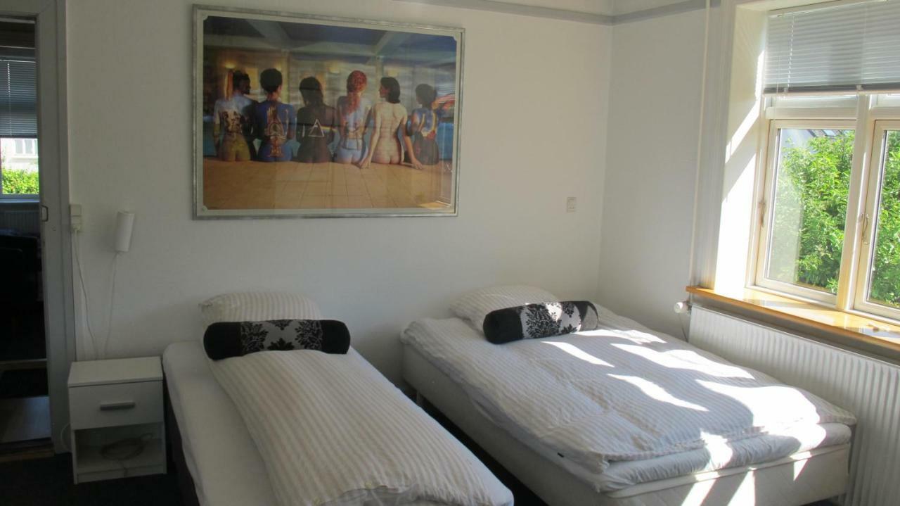Guesthouse Sharon ออร์ฮูช ภายนอก รูปภาพ